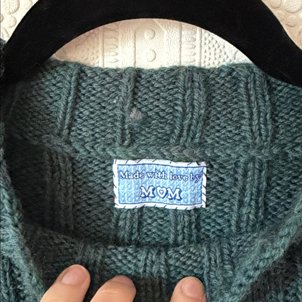 ⬇️⭐️ Hand Knit Dark Green Ribbed Sweater - Picture 3 of 6